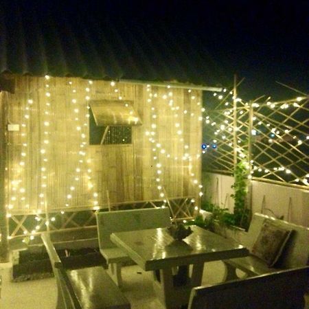 Artem'S Guesthouse Jomtien Beach Exterior photo