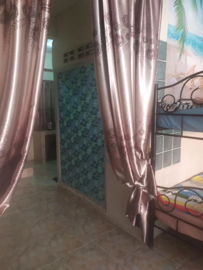 Artem'S Guesthouse Jomtien Beach Exterior photo