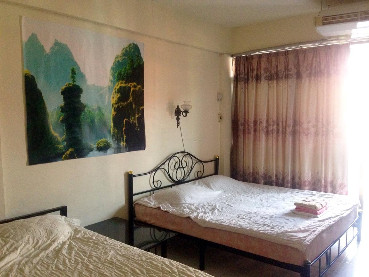 Artem'S Guesthouse Jomtien Beach Exterior photo