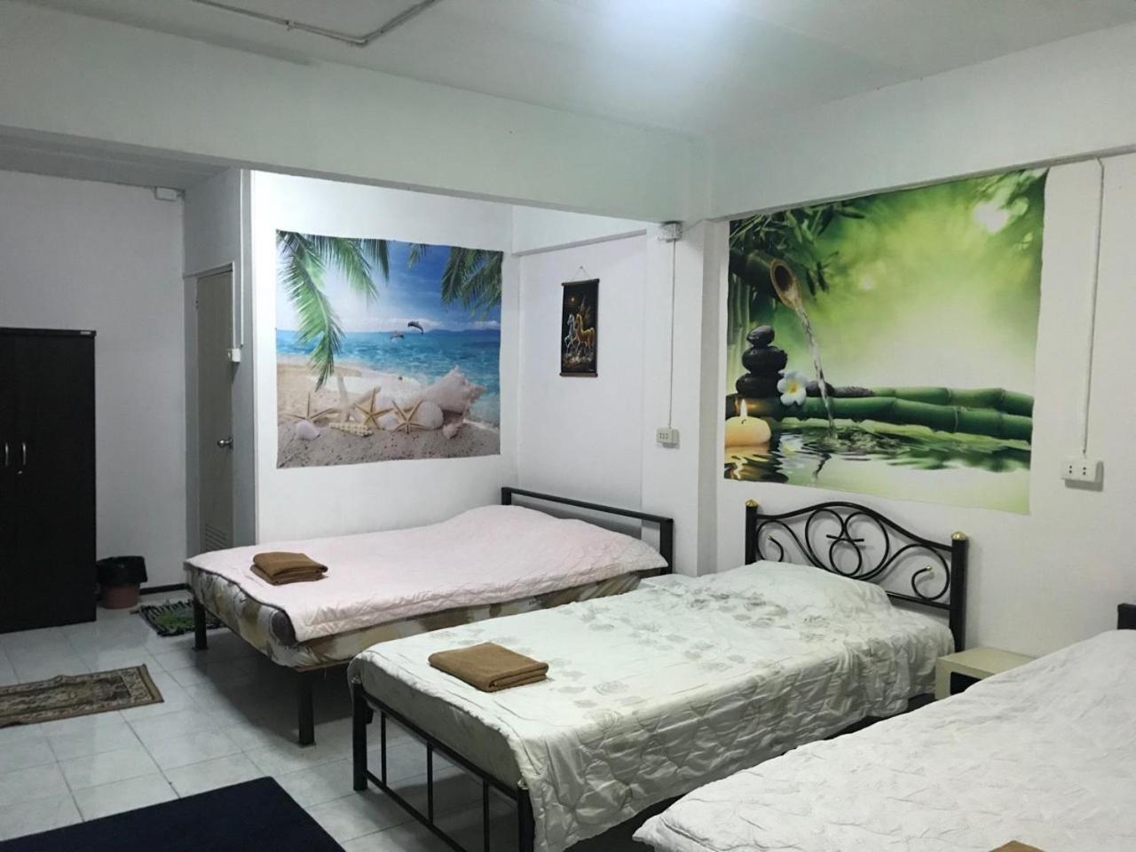 Artem'S Guesthouse Jomtien Beach Exterior photo